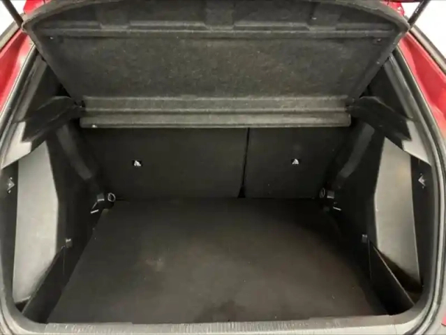Peugeot 2008 1.2 puretech 130ch s&amp;s style eat8 — photo 4