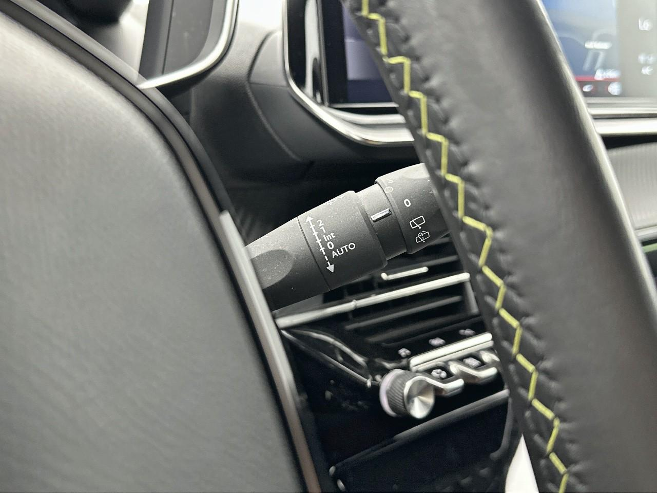 Peugeot 2008 puretech 130 s&s bvm6 gt — photo 21