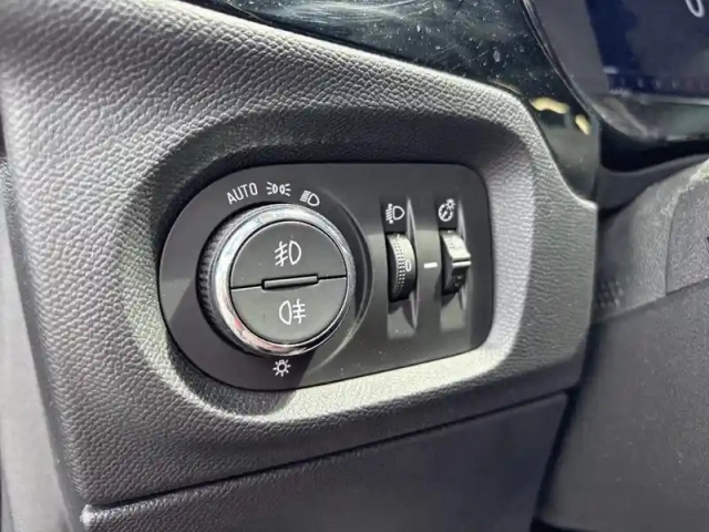 Opel Corsa 1.5 diesel 100 ch bvm6 gs line — photo 13
