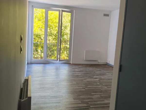 Rare Studio à Châtillon sur Seine