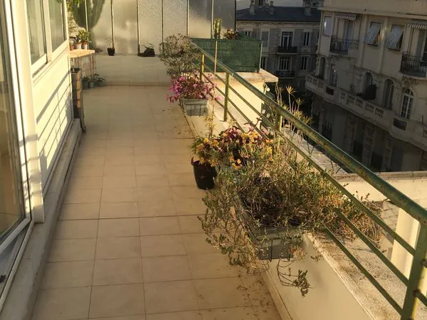 2 pièces. 71m². 6e ét. Climatisé. Quartier musiciens. Nice