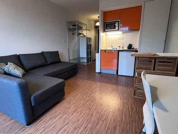 Joli studio meublé