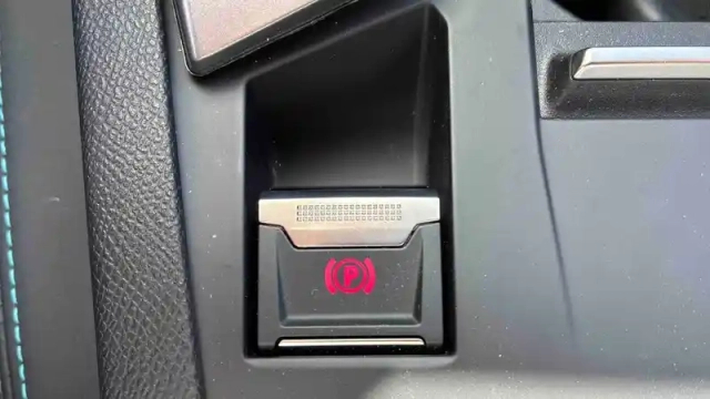 Peugeot 308 sw hybrid 145 e-dcs6 — photo 108