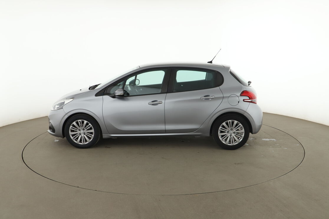 Peugeot 208 1.5 Blue-HDi Active — photo 2