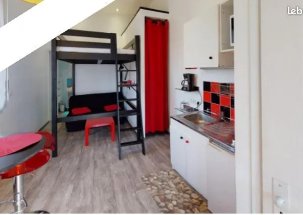 Studio meublé Mermoz