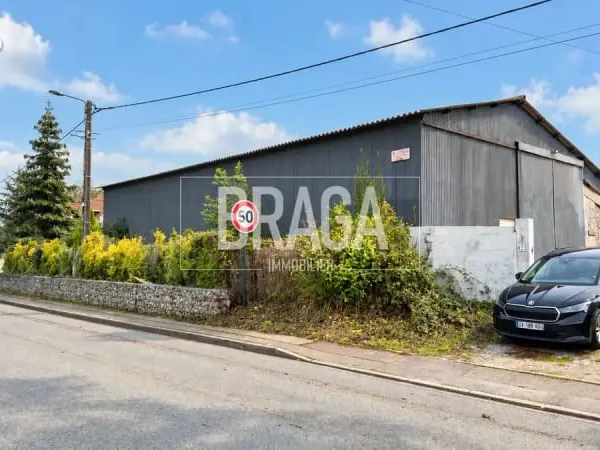 Hangar 300m2
