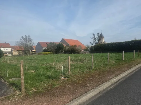 Terrain 818 m²