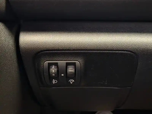 Renault Megane mégane iv berline blue dci 115 edc — photo 3