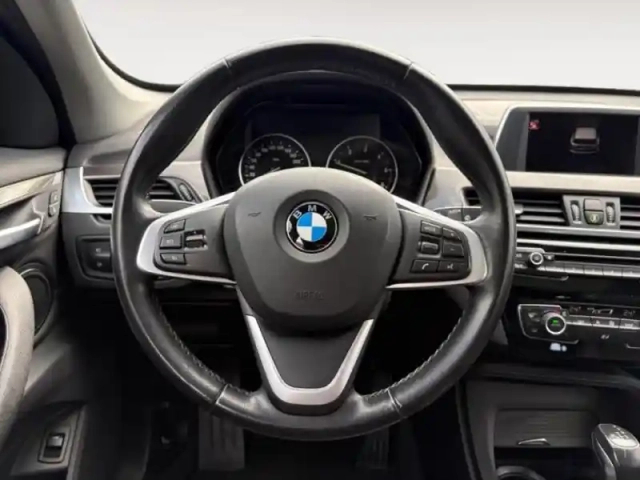 Bmw X1 sdrive18da 150ch xline — photo 12