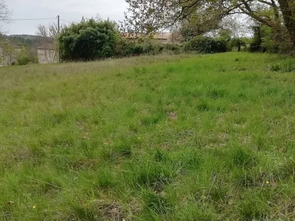 Terrain 1409 m²