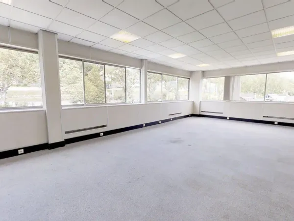 Local professionnel 154 m²