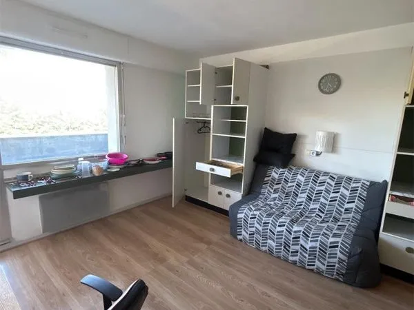 Studio meublé 22,42 m² avec BALCON & PARKING - Illzach (Cour Napoléon)
