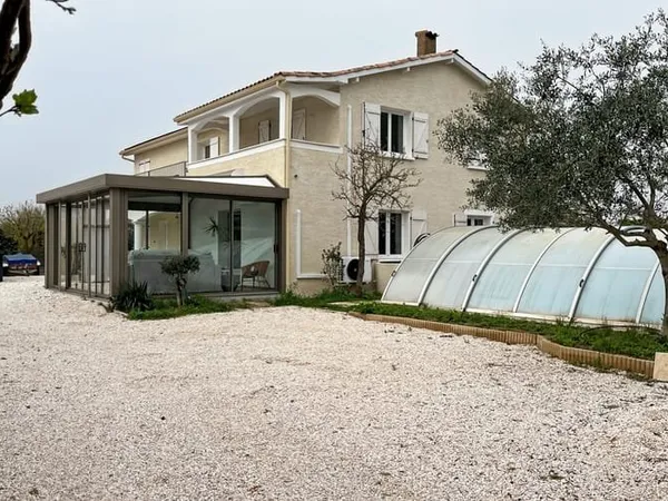 Maison 9 pièces 185 m²