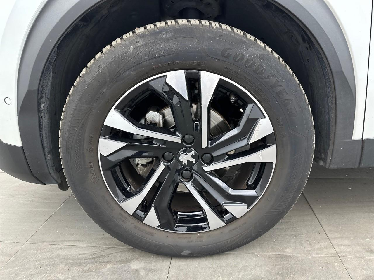 Peugeot 2008 puretech 130 s&s eat8 gt — photo 14