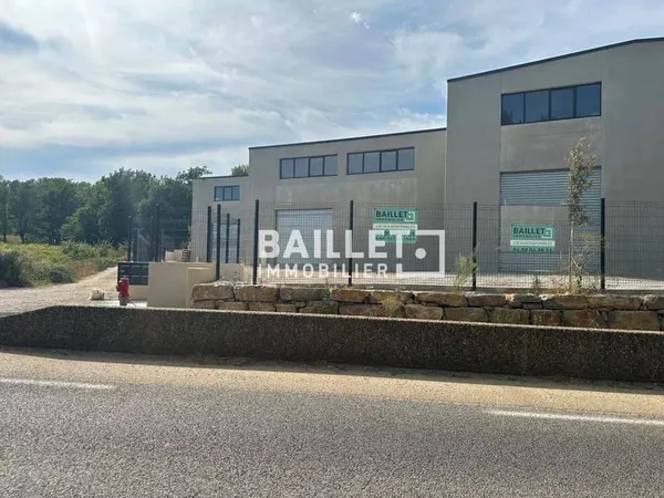 Entrepôt 155 m²
