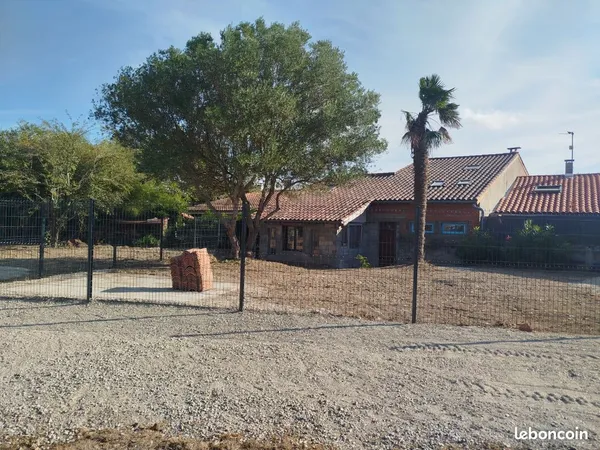 Maison avec travaux et jardin