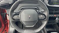 Peugeot 2008 1.2 PureTech 130ch S&S Allure Pack — photo 12