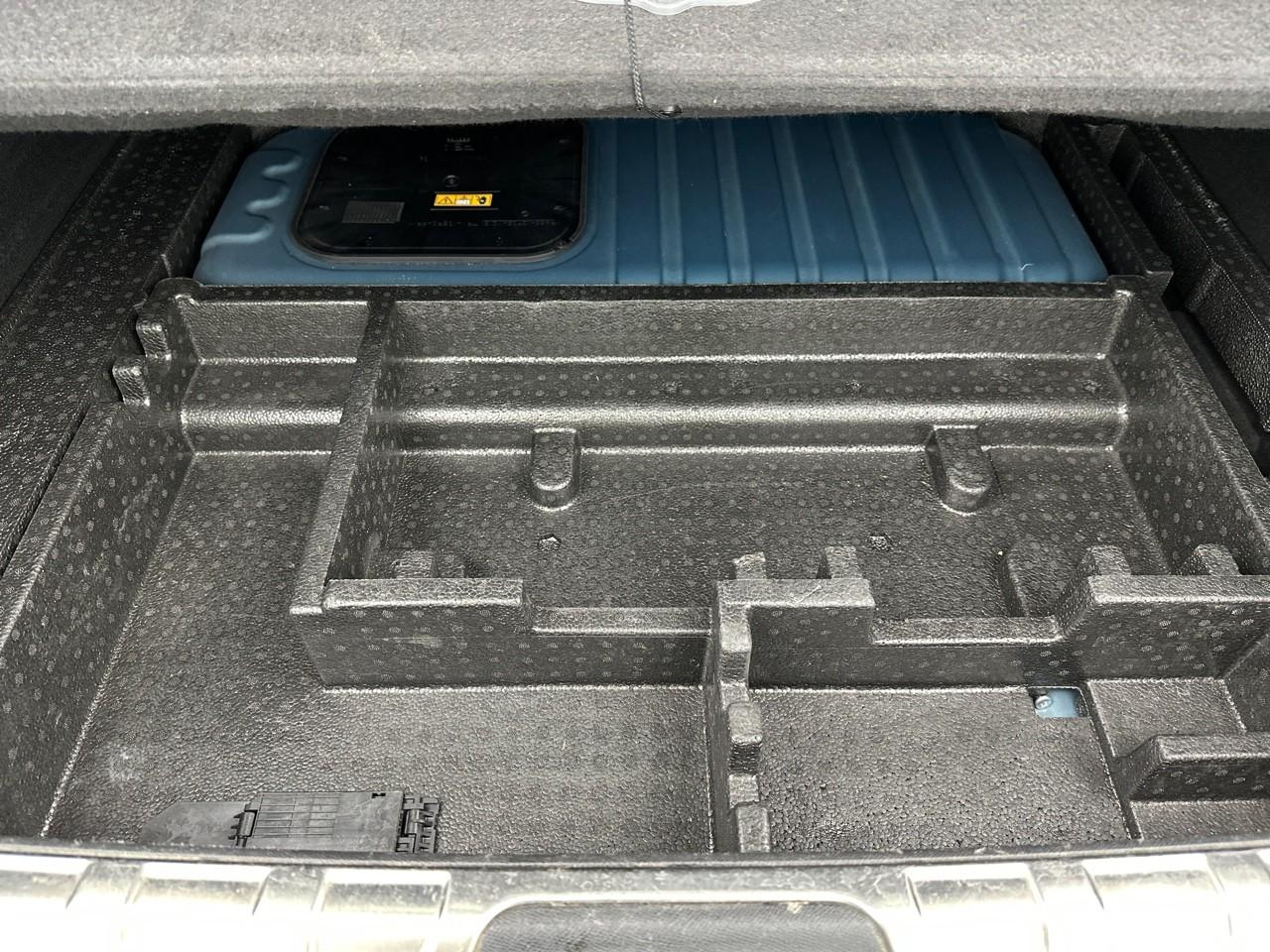 Peugeot 408 phev 225 e-eat8 gt — photo 39