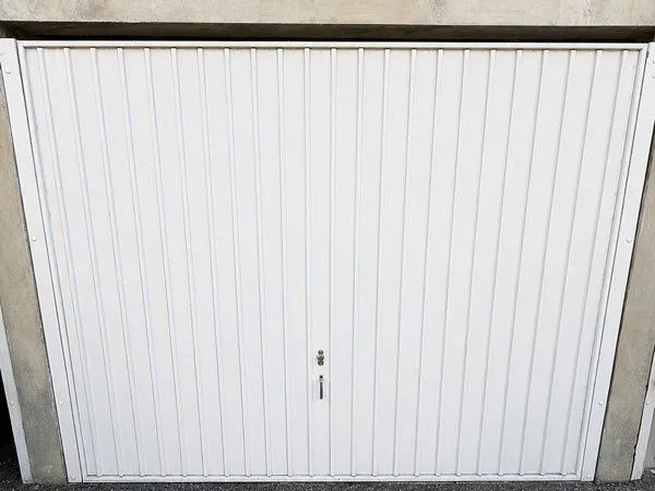 Grand Box/Parking 16m² sécurisé Villefontaine