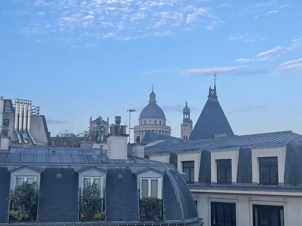 LOCATION - PARIS 5E - STUDIO MEUBLÉ