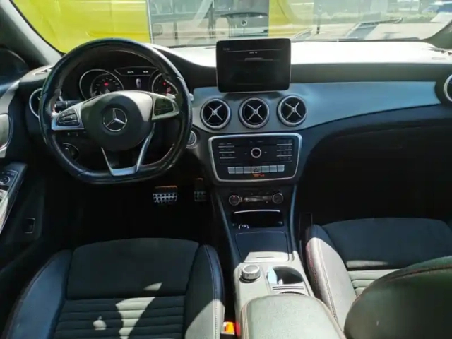 Mercedes Cla 200 d launch edition pack amg — photo 9