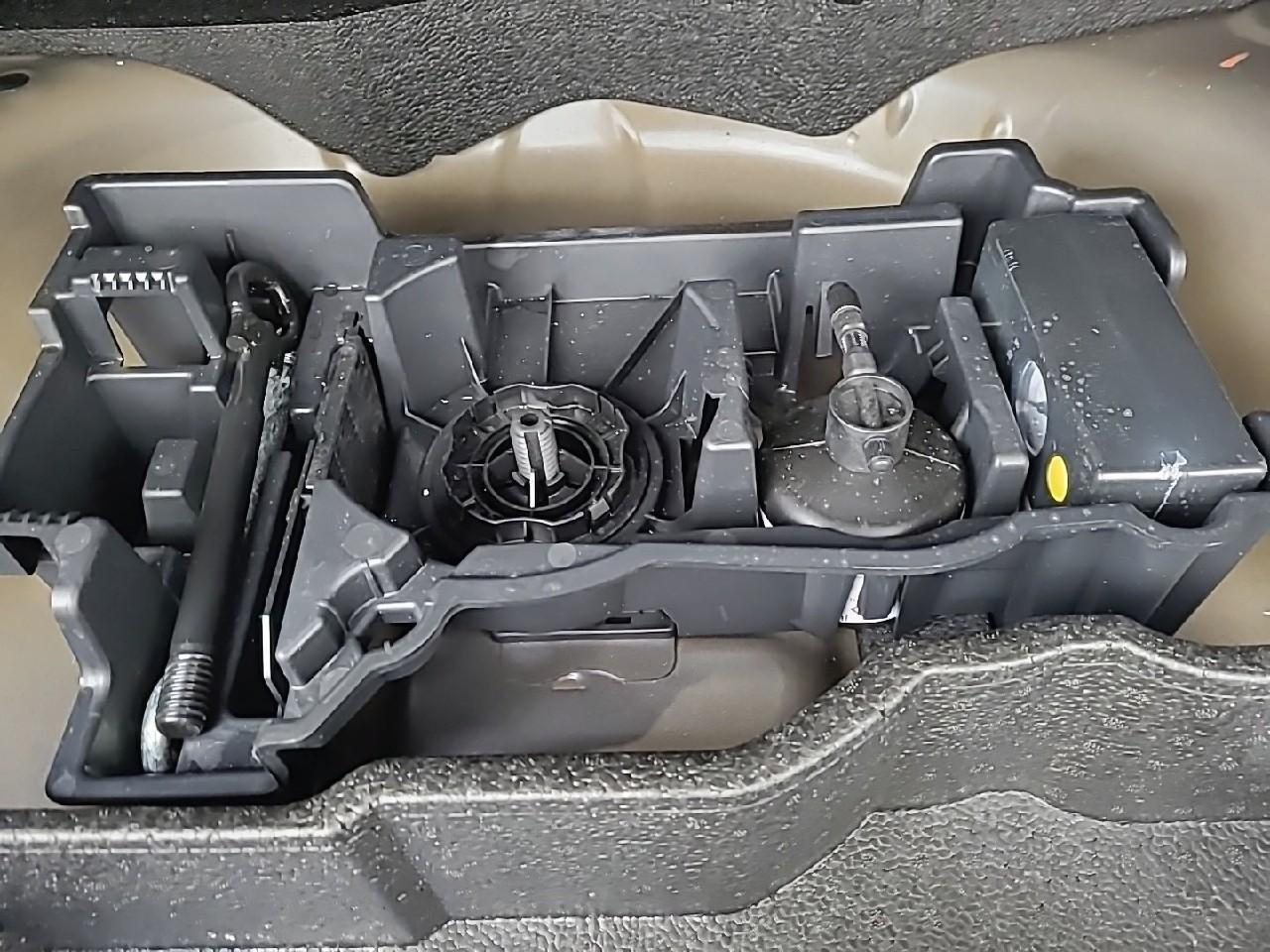 Peugeot 2008 bluehdi 130 s&s eat8 allure — photo 17