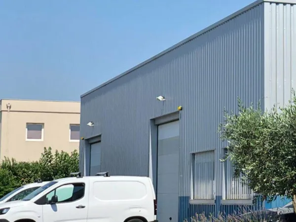 Local d'activité 430 m²