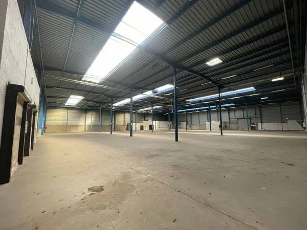 Local d'activité 3266 m²