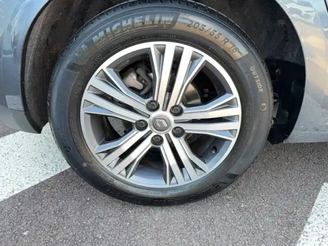 Renault Megane iv berline blue dci 115 — photo 22