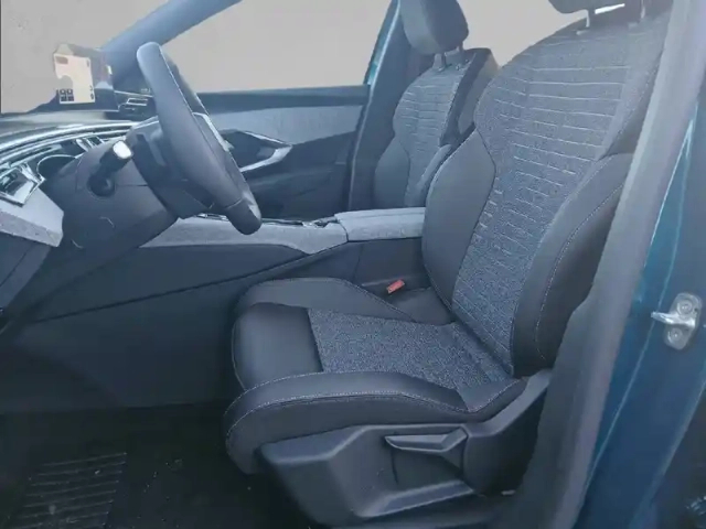 Peugeot 5008 hybrid 145 e-dcs6 — photo 32