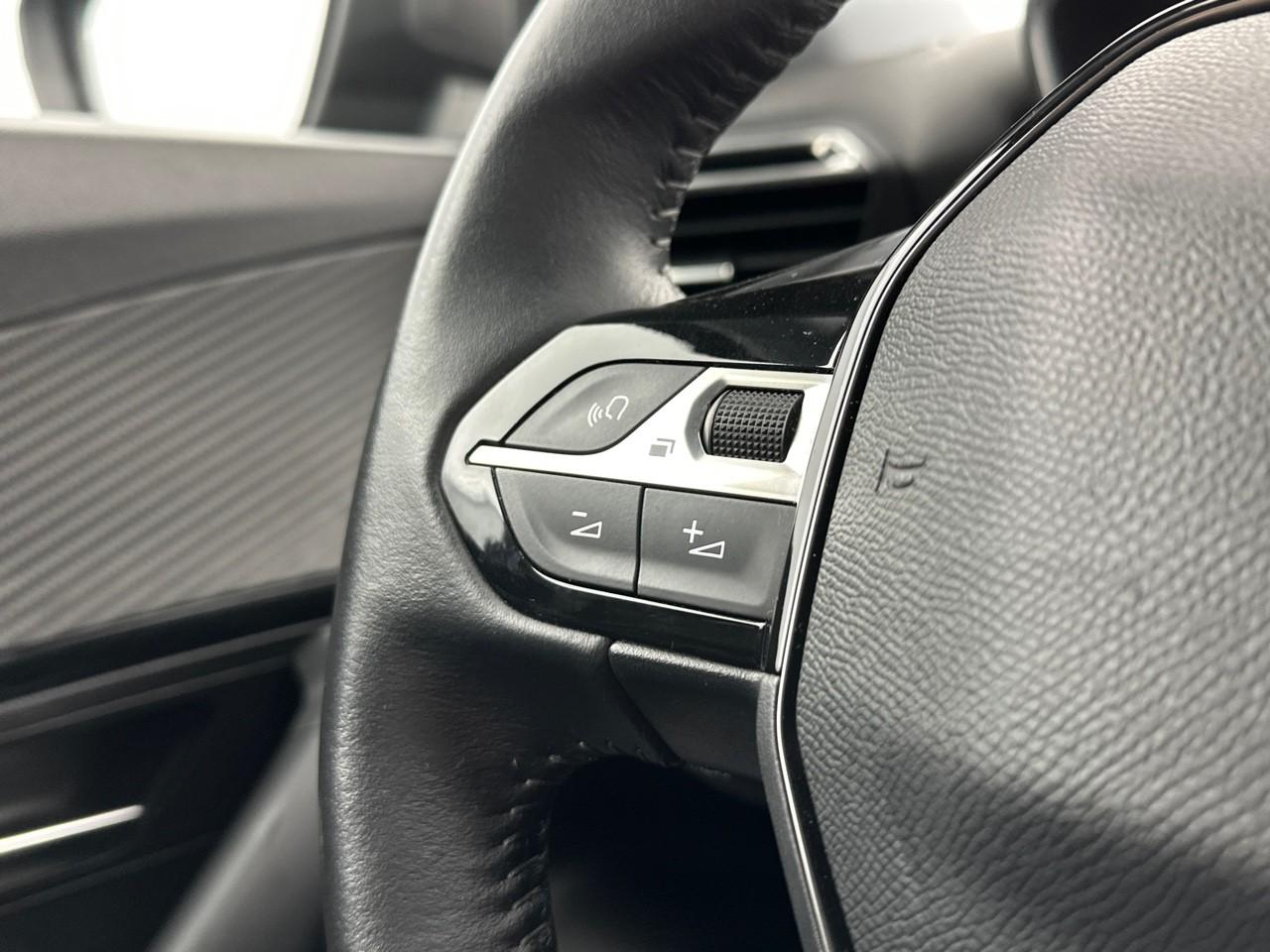 Peugeot 2008 puretech 100 s&s bvm6 allure — photo 19