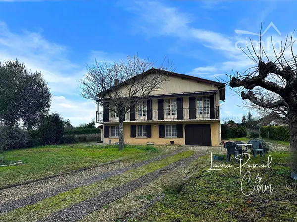 Maison avec grand terrain constructible – Prignac-et-Marcamps (33)