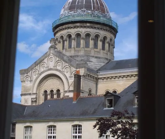 Loue appartement d'exception dans Cloître Saint-Martin à Tours