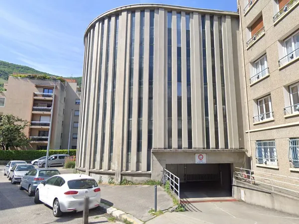 A louer garage box Ile Verte