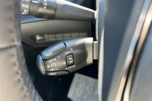 Peugeot 208 electrique 50 kwh 136ch — photo 22