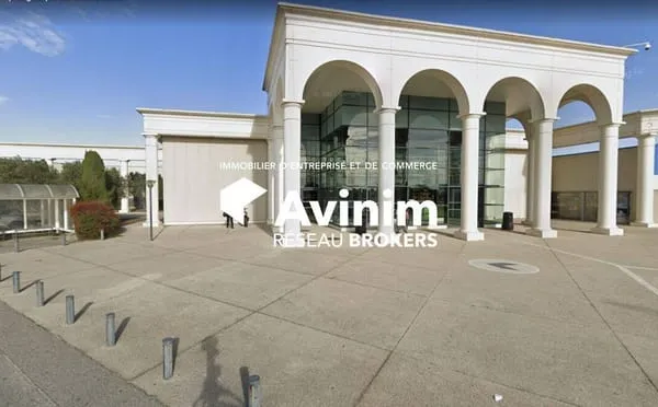 Local commercial 143 m²