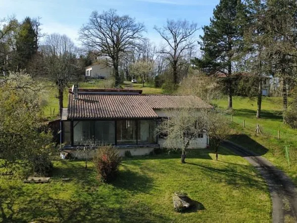 Logement atypique Vente Confolens 6p 128m² 145800€