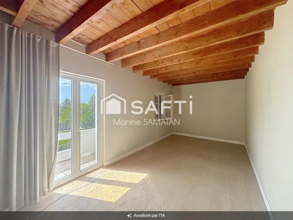 Maison mitoyenne à rénover avec locaux et garage