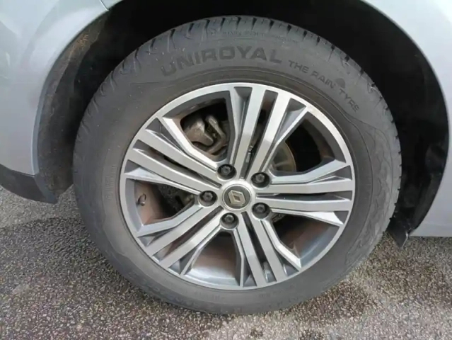 Renault Megane blue dci 115 edc evolution 5p — photo 21