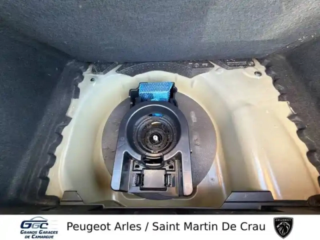 Peugeot 208 hybrid 100 e-dcs6 — photo 90