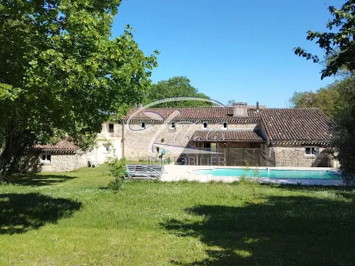 Maison 10 pièces 294 m²