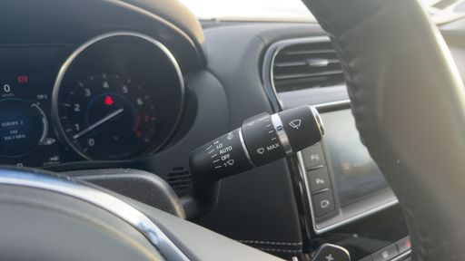Jaguar XE 3.0 SC V6 340 BVA - S – 2016 – 62831 km – Essence – Boîte Automatique — photo 9