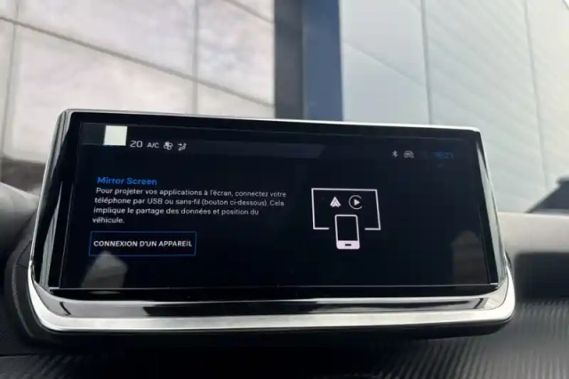 Peugeot 2008 electrique 54 kwh 156 ch — photo 17
