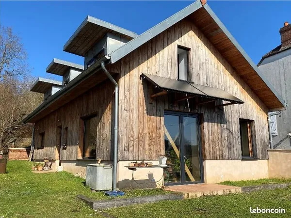 Maison ancienne en pierres rénovée de façon bioclimatique