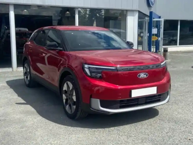 Ford Explorer 170ch standard range 52kwh pack premium rwd — photo 12