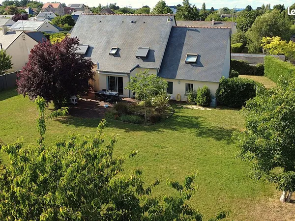 Maison au coeur de La Pommeraye 8 pièces de 190 m2 sur terrain de 1550 m2