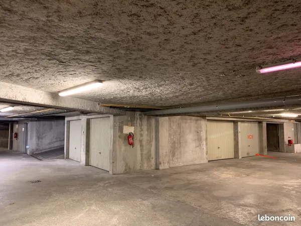 Garage simple annecy centre-ville en sous-sol securise
