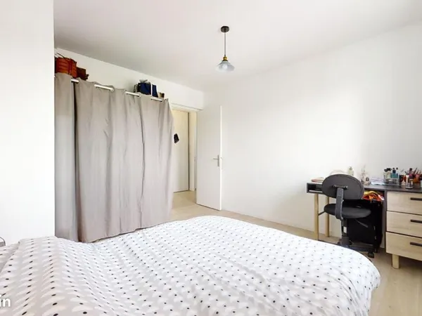 Chambre 5 pièces 73 m²