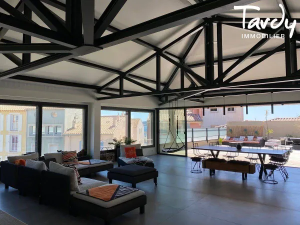 Villa 9 pièces 415 m²