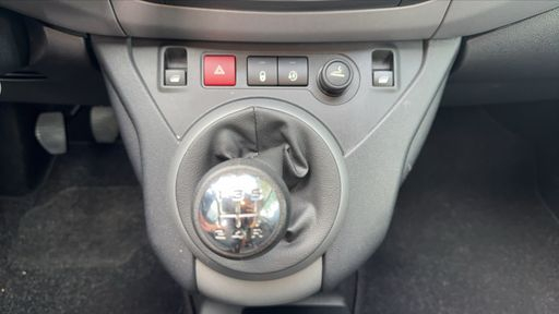 Peugeot Partner TEPEE TPMR 1.2 PureTech 110 - Style – 2017 – 60834 km – Essence – Boîte Manuelle — photo 13